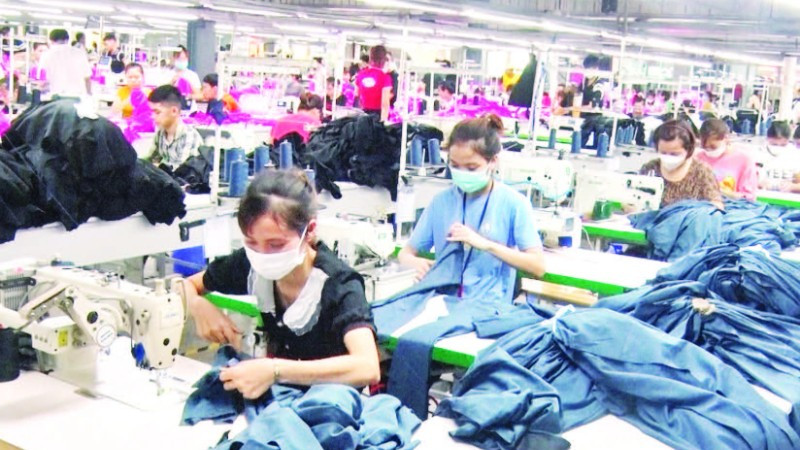 Công nhân may tại Công ty cổ phần Tập đoàn Tiên Sơn Thanh Hóa.