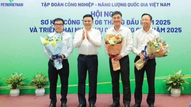 BSR vinh dự được Tập đoàn Công nghiệp - Năng lượng quốc gia Việt Nam vinh danh là một trong ba đơn vị của Tập đoàn hoàn thành toàn diện kế hoạch quản trị 6 tháng đầu năm về sản lượng sản xuất và các chỉ tiêu tài chính.