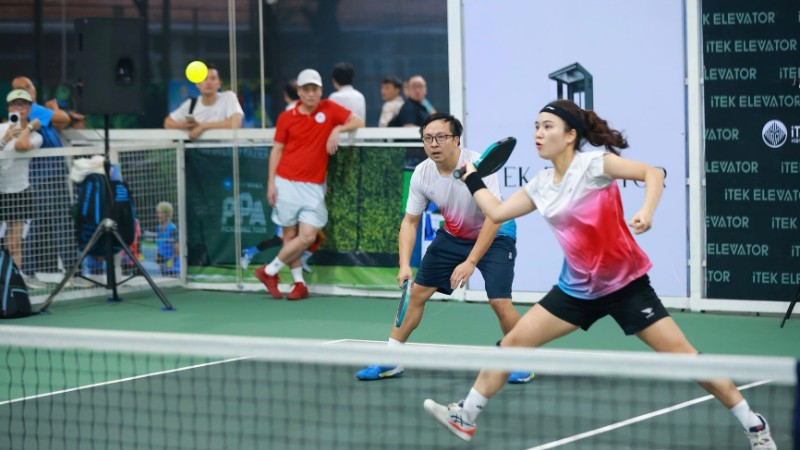 Các vận động viên thi đấu tại giải Pickleball từ thiện gây quỹ hỗ trợ bệnh nhân ung thư.