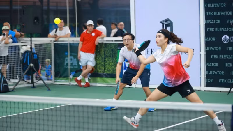 Các vận động viên thi đấu tại giải Pickleball từ thiện gây quỹ hỗ trợ bệnh nhân ung thư.