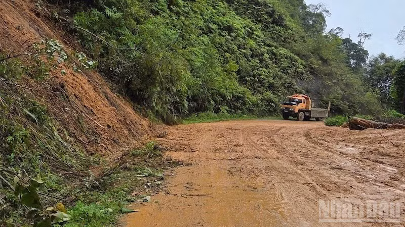 Tỉnh lộ 673 đã thông tuyến bảo đảm cho người dân đi lại an toàn.