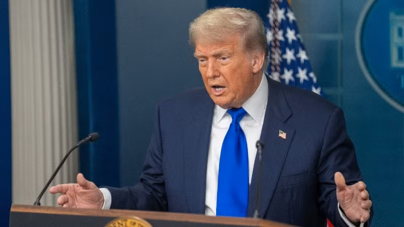 Tổng thống Mỹ Donald Trump phát biểu họp báo tại Nhà Trắng ở Washington, D.C. (Ảnh: THX/TTXVN)