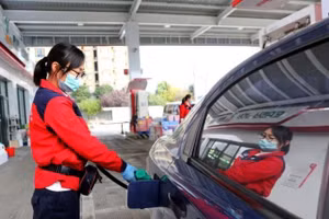 Một cây xăng ở thành phố Liên Vân Cảng, tỉnh Giang Tô, Trung Quốc. (Ảnh: Tân Hoa xã)