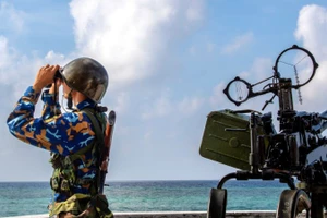 Chiến sĩ đảo Đá Thị, Lữ đoàn 146, Vùng 4 Hải quân quan sát mục tiêu trên không