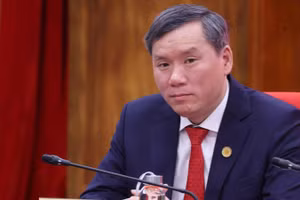 Giáo sư, Tiến sĩ Lê Văn Lợi, Ủy viên Trung ương Đảng, Chủ tịch Viện Hàn lâm Khoa học xã hội Việt Nam.