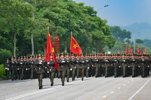 Lực lượng Công an nhân dân tập luyện diễu binh, diễu hành Kỷ niệm 80 năm Cách mạng Tháng Tám và Quốc khánh 2/9. (Ảnh: THẾ ĐẠI)