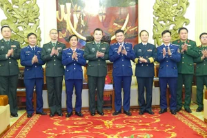 Các đại biểu tại buổi tiếp.