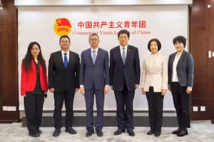 Các đại biểu tham dự cuộc hội kiến. (Ảnh do Đại sứ quán cung cấp).