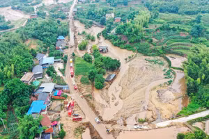 Hiện trường thiên tai ở khu phố Trà Sơn Trúc Hải, quận Vĩnh Xuyên, thành phố Trùng Khánh, Trung Quốc. (Ảnh: Tân Hoa xã)