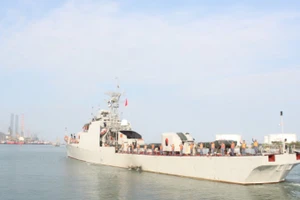 Tàu 17 xuất phát lên đường thực hiện nhiệm vụ.