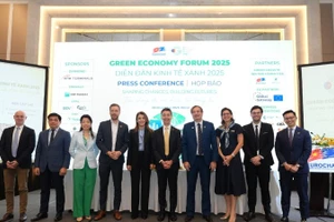 Các đại biểu tham dự họp báo công bố Diễn đàn Kinh tế Xanh 2025. (Ảnh: EUROCHAM)
