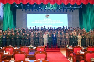 Các đại biểu tại lễ bế mạc.