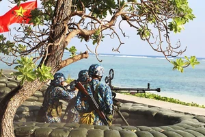 Cán bộ, chiến sĩ Trường Sa nâng cao chất lượng huấn luyện.