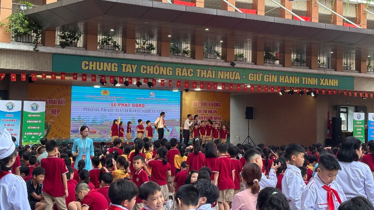 Một hoạt động tuyên truyền tại buổi phát động. img-5519-867.jpg