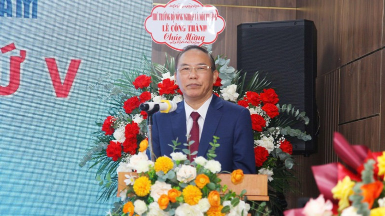 Thứ trưởng Bộ Nông nghiệp và Môi trường Phùng Đức Tiến phát biểu tại đại hội. z6887523199759-963bda2a902f7c4dc418783946f4f481-6443.jpg