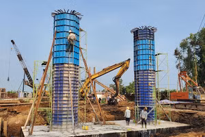 Thi công các hạng mục chủ chốt trên công trường cao tốc Cần Thơ-Cà Mau.