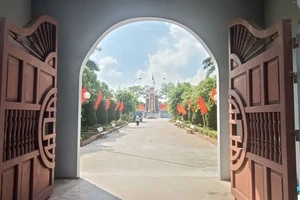 Nghĩa trang liệt sĩ huyện Đông Hưng được xây dựng vào ngày 27/7/1979.