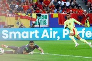 Ferran Torres ghi bàn mở tỷ số trận đấu (Ảnh: Reuters)