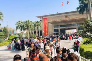 Thành phố địa đầu Móng Cái hút khách trong kỳ nghỉ lễ 30/4 và 1/5.