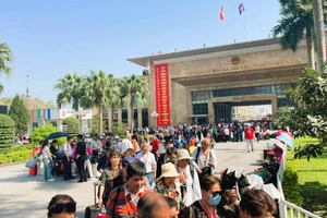 Thành phố địa đầu Móng Cái hút khách trong kỳ nghỉ lễ 30/4 và 1/5.