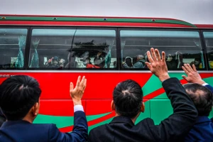 Những chuyến xe miễn phí đưa công nhân lao động có hoàn cảnh khó khăn về quê ăn Tết. 