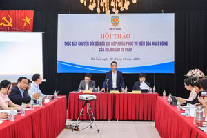 Toàn cảnh hội thảo "Thúc đẩy chuyển đổi số báo chí góp phần phục vụ hiệu quả hoạt động của bộ, ngành tư pháp".