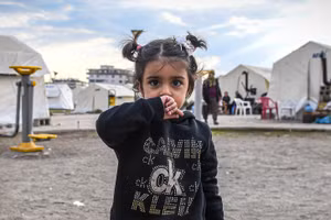 [Ảnh] Cuộc sống của người dân trong thành phố "lều trại" diễn ra như thế nào?