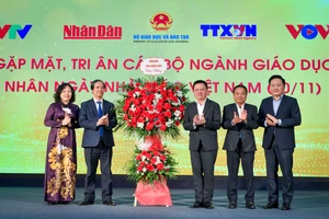 [Ảnh] Chương trình gặp mặt, tri ân nhân kỷ niệm ngày Nhà giáo Việt Nam 20/11