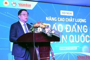 Đồng chí Nguyễn Trọng Nghĩa, Bí thư Trung ương Đảng, Trưởng Ban Tuyên giáo Trung ương phát biểu định hướng tại phiên khai mạc Hội nghị.