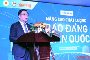 Đồng chí Nguyễn Trọng Nghĩa, Bí thư Trung ương Đảng, Trưởng Ban Tuyên giáo Trung ương phát biểu định hướng tại phiên khai mạc Hội nghị.