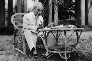 Ngày đầu lập nước, Bác Hồ đã lo việc chống tiêu cực