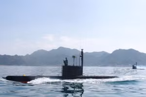 Tàu ngầm của Trung đoàn 196 ra khơi thực hiện nhiệm vụ