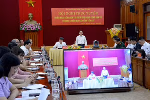 Đồng chí Đỗ Đức Duy, Ủy viên Trung ương Đảng, Bí thư Tỉnh ủy Yên Bái phát biểu tại hội nghị trực tuyến về ứng dụng Công dân số.