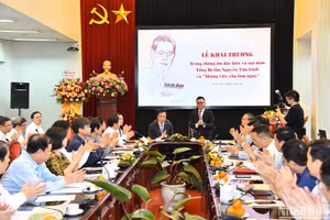 Lễ khai trương Trang thông tin đặc biệt và buổi tọa đàm Tổng Bí thư Nguyễn Văn Linh và “Những việc cần làm ngay” được tổ chức tại Trụ sở Bộ Biên tập Báo Nhân (71 Hàng Trống, quận Hoàn Kiếm, Hà Nội).