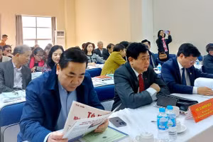 Các đại biểu tham dự tọa đàm. 