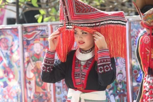 Độc đáo trang phục truyền thống của người Dao Đỏ