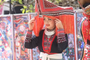 Độc đáo trang phục truyền thống của người Dao Đỏ