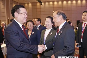 Chủ tịch Quốc hội Vương Đình Huệ và đại biểu dự Lễ Khai mạc AIPA-44. (Ảnh: /TTXVN)