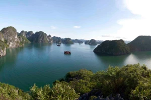 Vịnh Hạ Long - Cát Bà nhìn từ trên cao. (Ảnh: Cục Di sản Văn hóa)