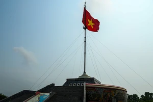 Cột cờ Hiền Lương (Kỳ đài Hiền Lương). (ẢNh: THÀNH ĐẠT)