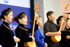 Bản Hon giữ gìn di sản Hát Then đàn tính