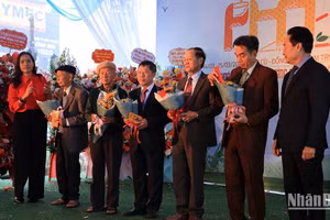 Các nghệ nhân cao tuổi làng Vân Cù được tôn vinh tại Festival Phở 2024.