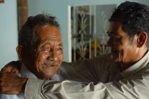 Phim tái hiện những câu chuyện đời thường nhưng đầy ám ảnh của các cựu binh và thân nhân người đã mất. (Ảnh: VTV)