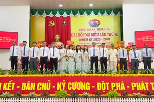 Ban Chấp hành Đảng bộ xã Thuận An nhiệm kỳ 2025-2030 ra mắt tại đại hội.