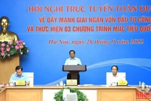 Thủ tướng Phạm Minh Chính và các Phó Thủ tướng tham dự hội nghị.
