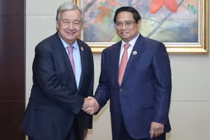 Thủ tướng Chính phủ Phạm Minh Chính và Tổng Thư ký Liên hợp quốc António Guterres. (Ảnh: Nhật Bắc/VGP)