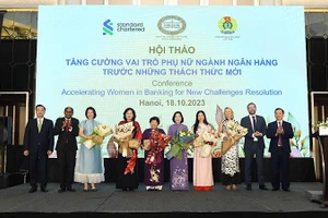 Các đại biểu tham dự hội thảo.