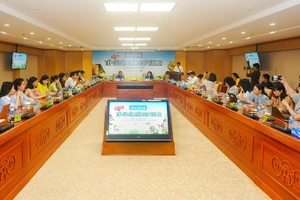 Quang cảnh buổi tọa đàm.