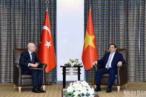 Thủ tướng Phạm Minh Chính tiếp Bộ trưởng Ngân khố và Tài chính Thổ Nhĩ Kỳ Mehmet Simsek.