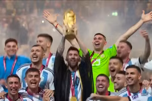 Argentina trở thành tân vương World Cup sau khi đánh bại Pháp